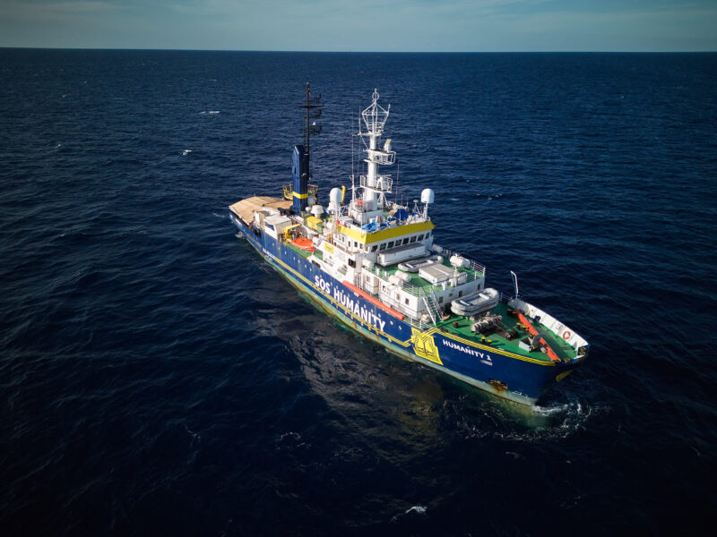 Rettungsschiff Humanity 1 auf dem Mittelmeer